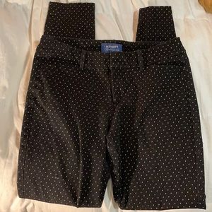 Black w/ white pattern Pixie pants from Old Navy, size 4